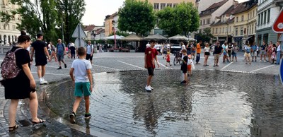 Using water to cope with heat waves in cities