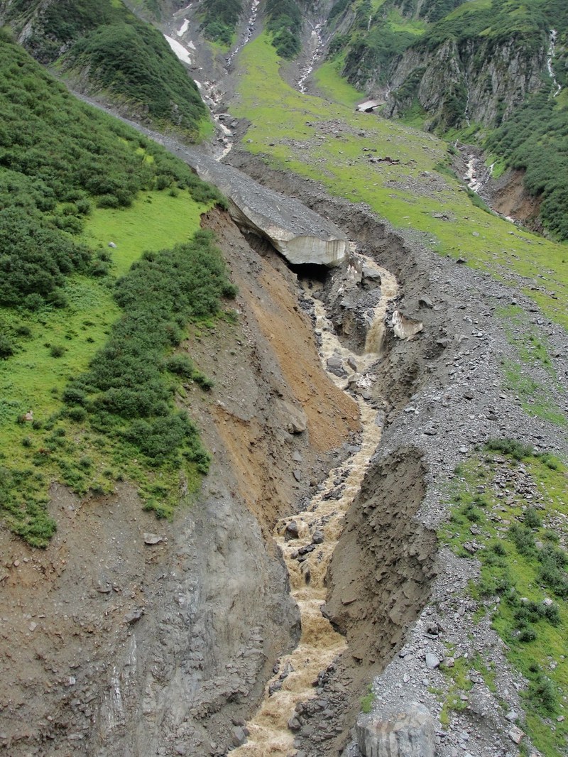 Active natural hazard processes in the Grimsel area