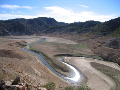 Embalse de Fuensanta durante la sequía de 2005