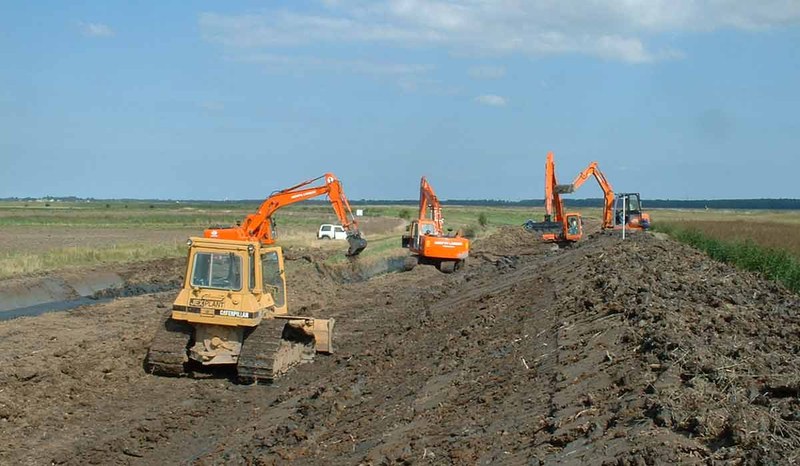 Flood bank construction