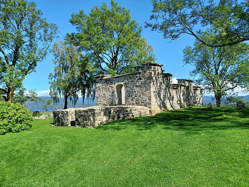 The Holla church