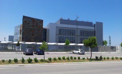Edificio de energía IMDEA: exterior, vista lateral