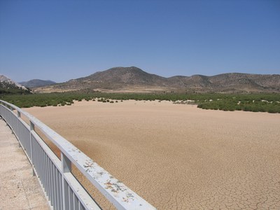 Barrage de Val De Infierno pendant une sécheresse