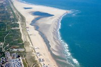 Sand Motor — construction avec une solution naturelle pour améliorer la protection du littoral le long de la côte du Delfland (Pays-Bas)