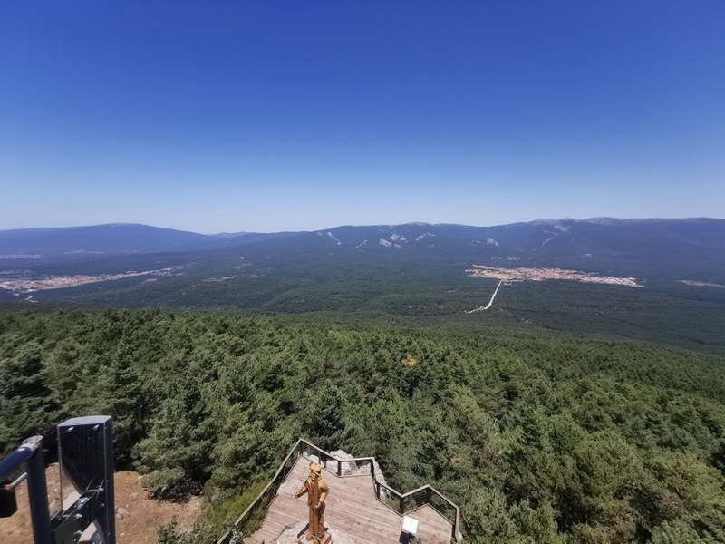 “Cabeza Alta” ugunsdzēsības torņa novērošanas punkts virsotnē un Urbión Sierra, Sorija