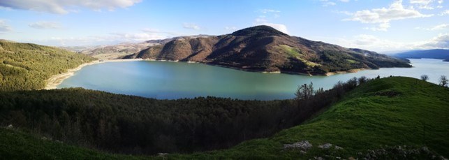 Lacul Occhito și peisajul înconjurător